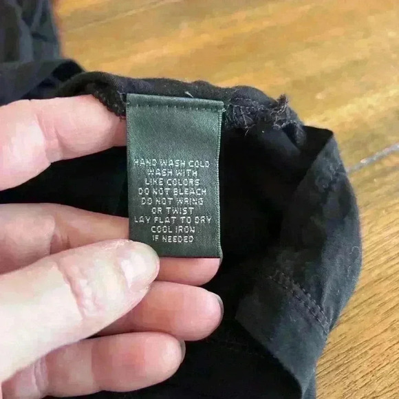 Lauren Ralph Lauren Women's Black Short Sleeve Tshirt with Gold Trim Sz M - Picture 11 of 11